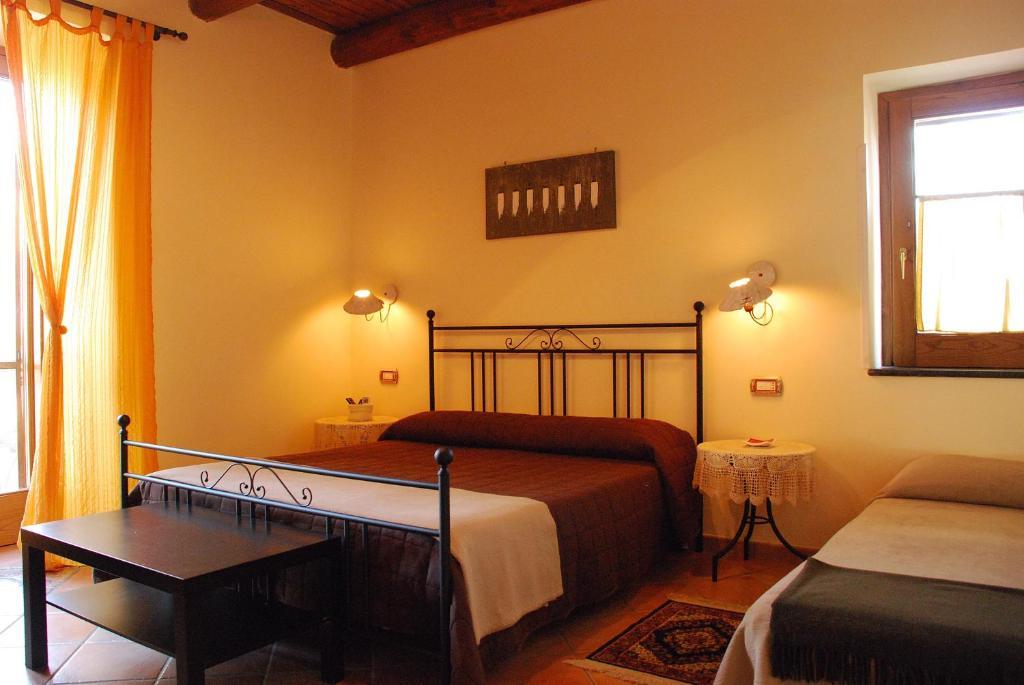 אג'רולה B&B Beata Solitudo חדר תמונה